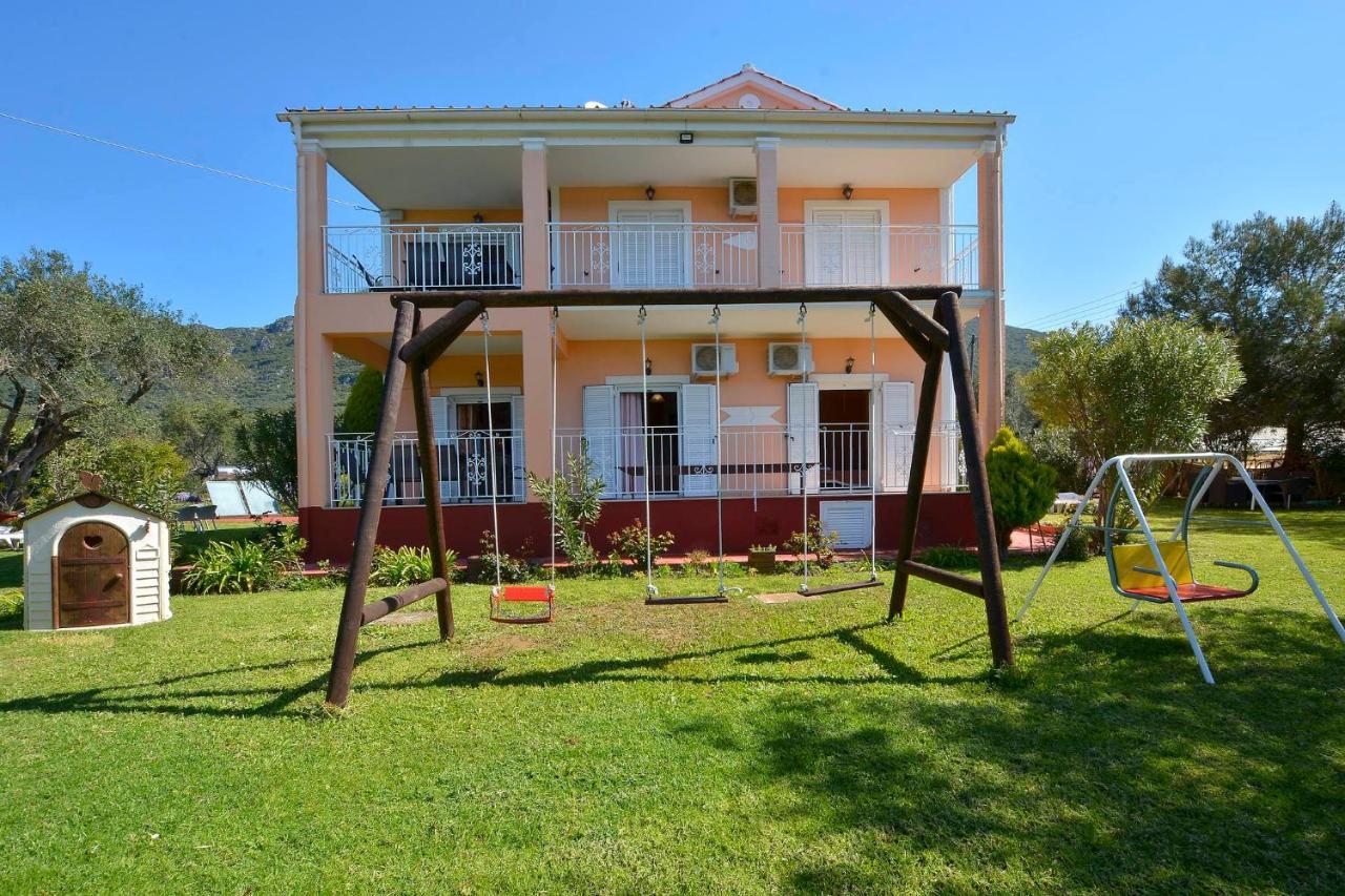 Maria Apartment Agios Matthaios  Exterior photo